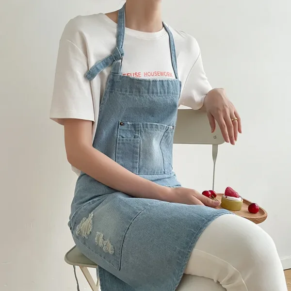 tablier en denim bleu clair