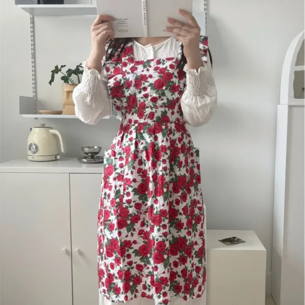 tablier fleurs rouge